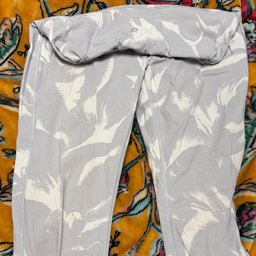 Lululemon Athletica Gray Patterned Leggings